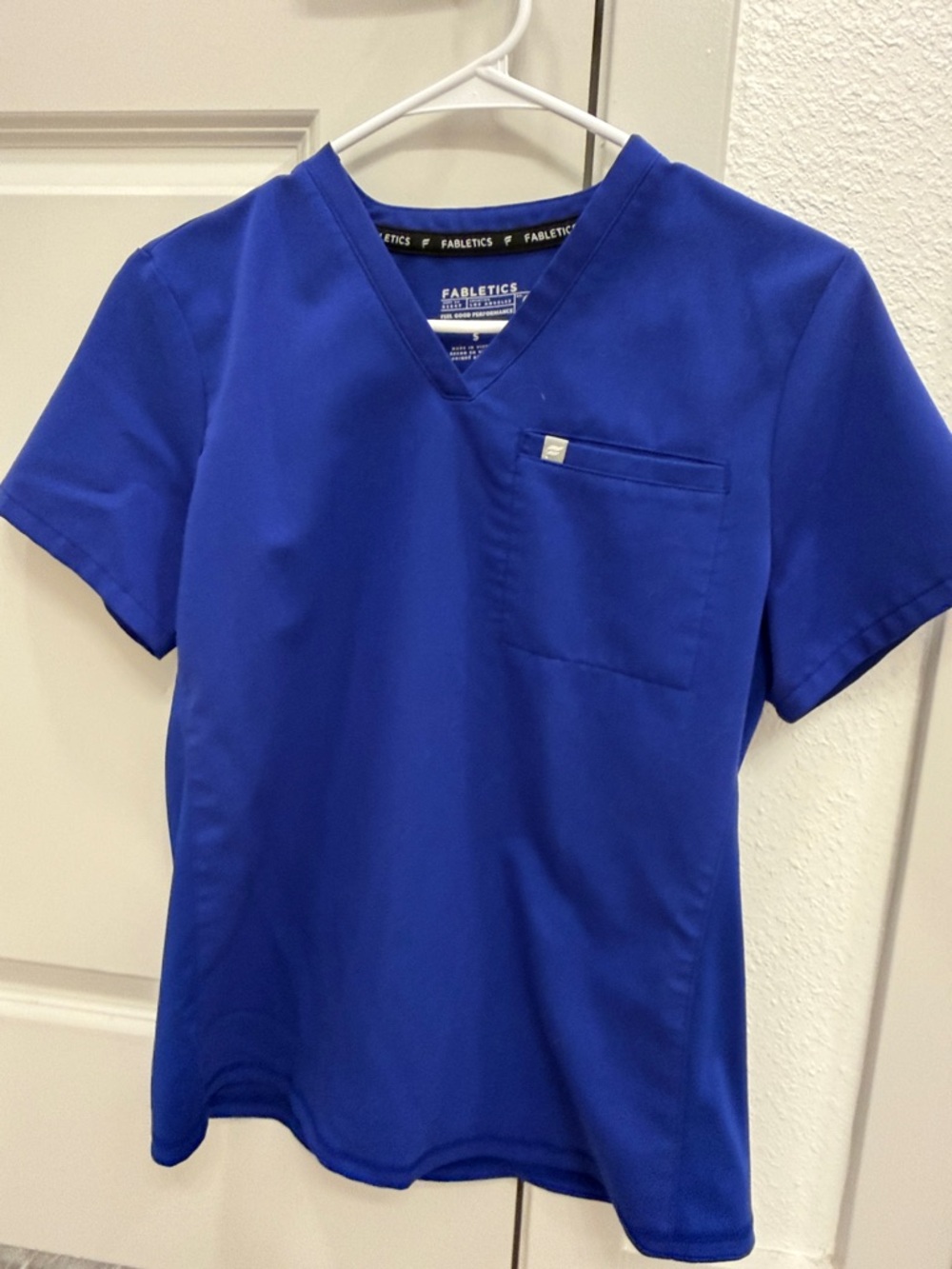 Fabletics Scrub Set - Picture 3 of 10